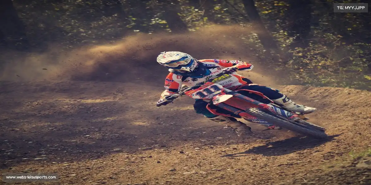 雷速体育官方比分直播——冲刺的剪影，是时光雕刻的勋章。🌄 ✨